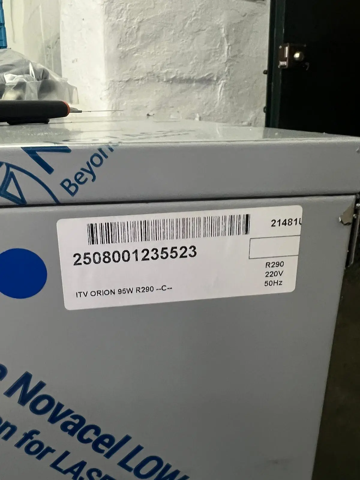 Fornecimento e montagem de máquina de gelo Orion 25 arrefecida a água e sistema de filtragem